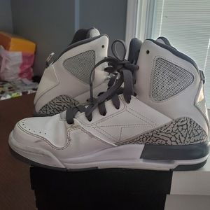 Jordan flights size 5.5Y
